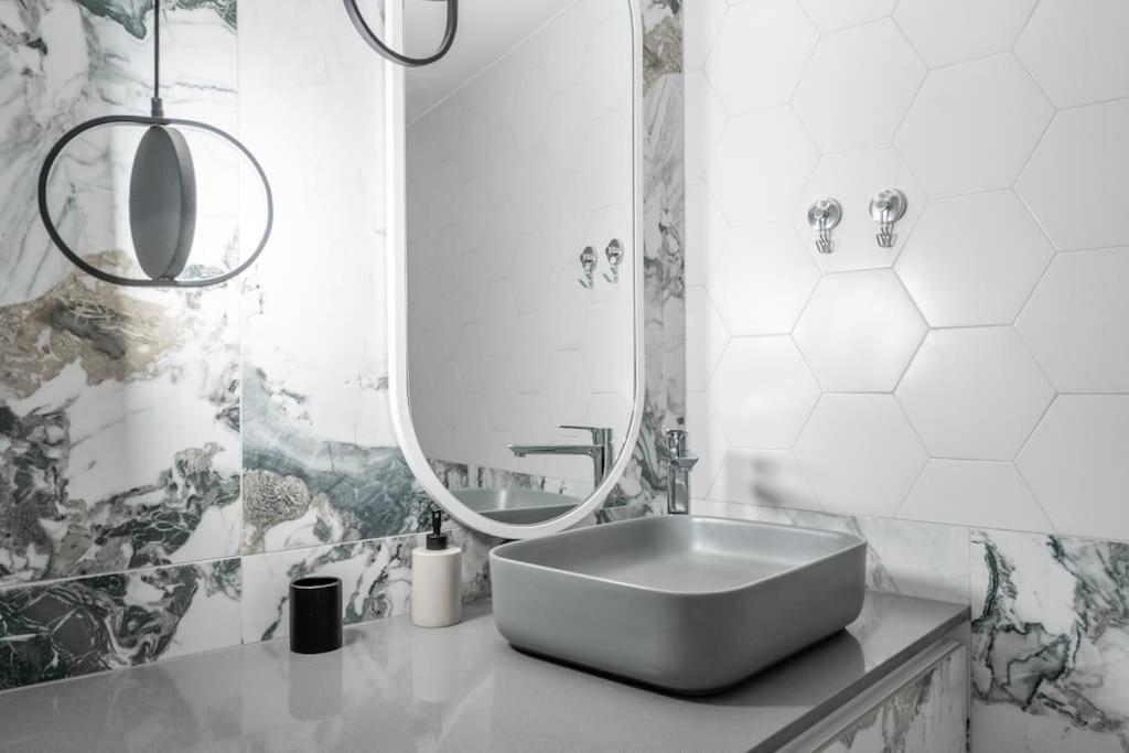 אתונה Lux 2 Bedroom Apt Next To Metro מראה חיצוני תמונה