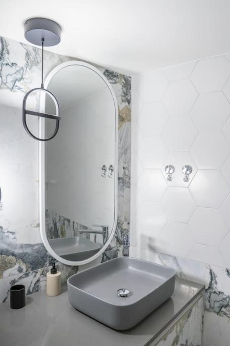 אתונה Lux 2 Bedroom Apt Next To Metro מראה חיצוני תמונה